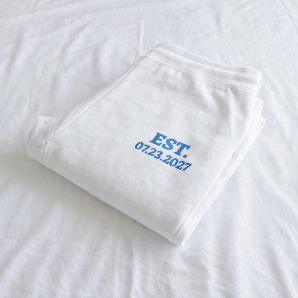 Embroidered Bride Lounge Set – Personalized “Mrs” Pajamas, Wedding Morning Outfit