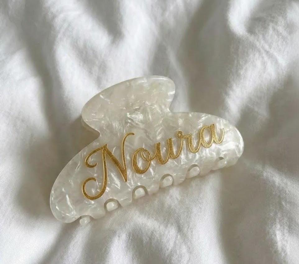 Personalized Pearl Hair Claw Clip | Custom Gold Name, Bridal Party Gift